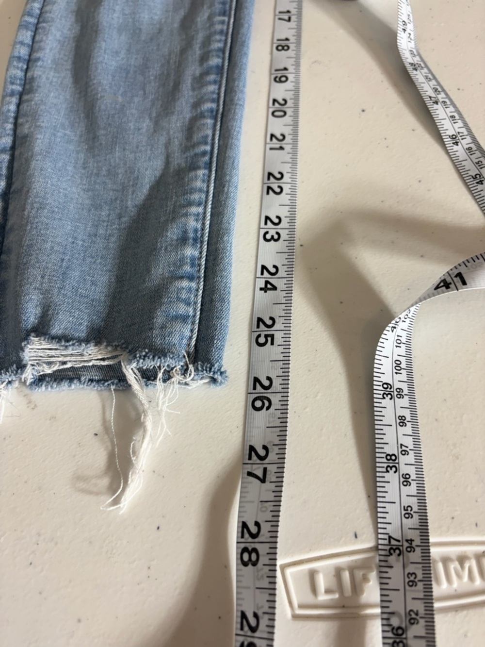 American Eagle Outfitters Light Wash Distressed Skinny Jeans 1922 - Picture 13 of 13